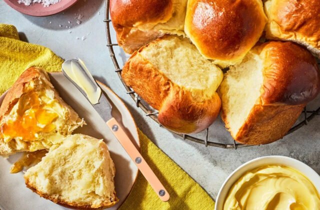 16 Best Thanksgiving Dinner Roll Recipes for Your Table