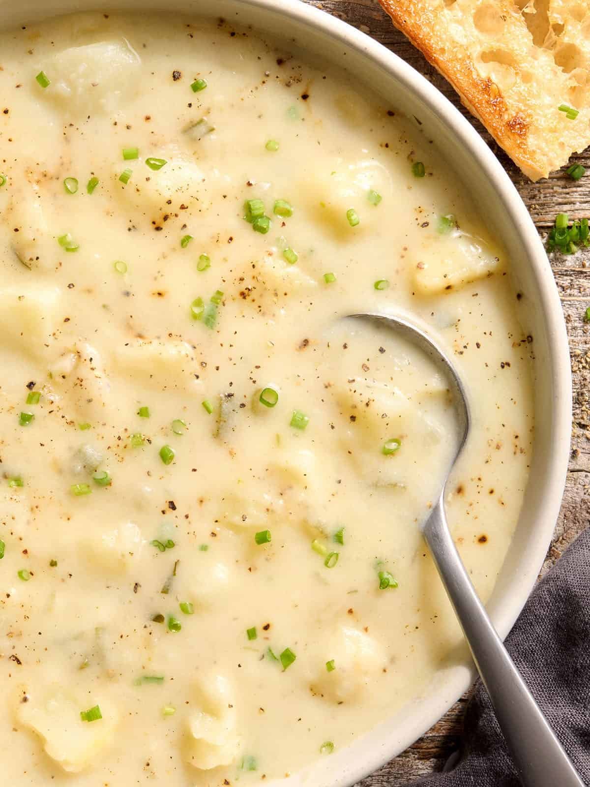 Easy Classic Potato Soup Recipe in 55 Minutes