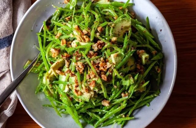 Fresh Snow Pea Salad with Avocado