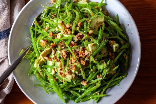 Crisp Snow Pea Salad With Avocado C023