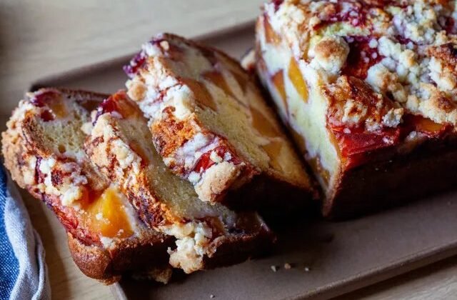 Easy Peach Cobbler Loaf: A Sweet Twist on Classic Pie