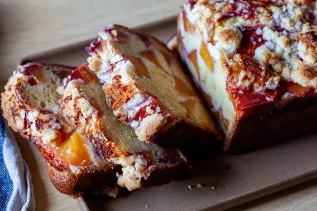 Easy Homemade Peach Cobbler Loaf Recipe